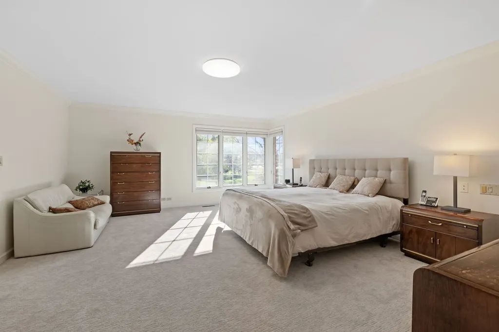 2016 Midwest Club Parkway Oak Brook IL 60523