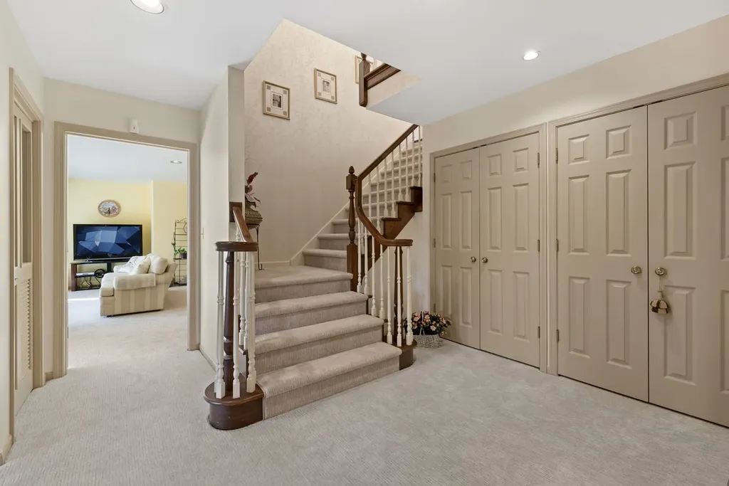 2016 Midwest Club Parkway Oak Brook IL 60523