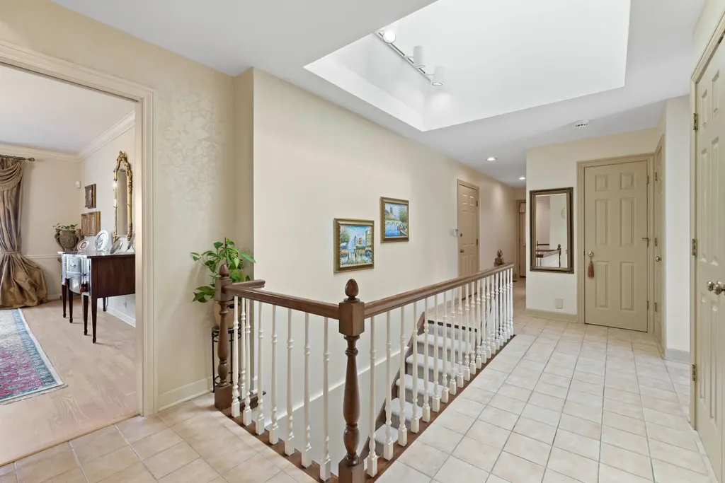 2016 Midwest Club Parkway Oak Brook IL 60523