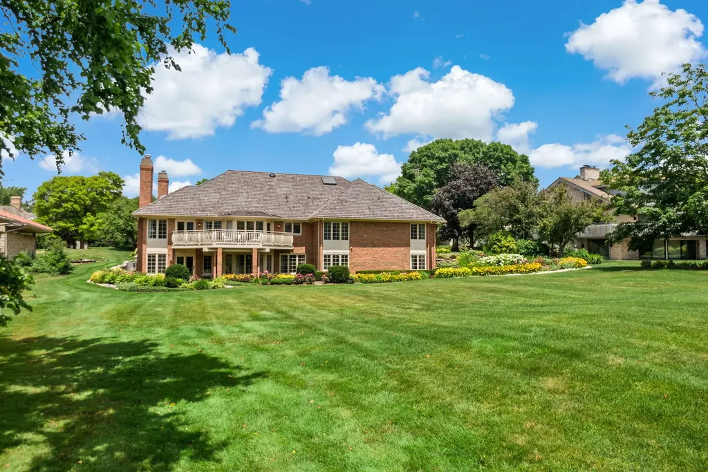 2016 Midwest Club Parkway Oak Brook IL 60523