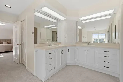 2016 Midwest Club Parkway Oak Brook IL 60523