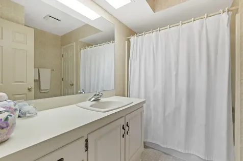 2016 Midwest Club Parkway Oak Brook IL 60523
