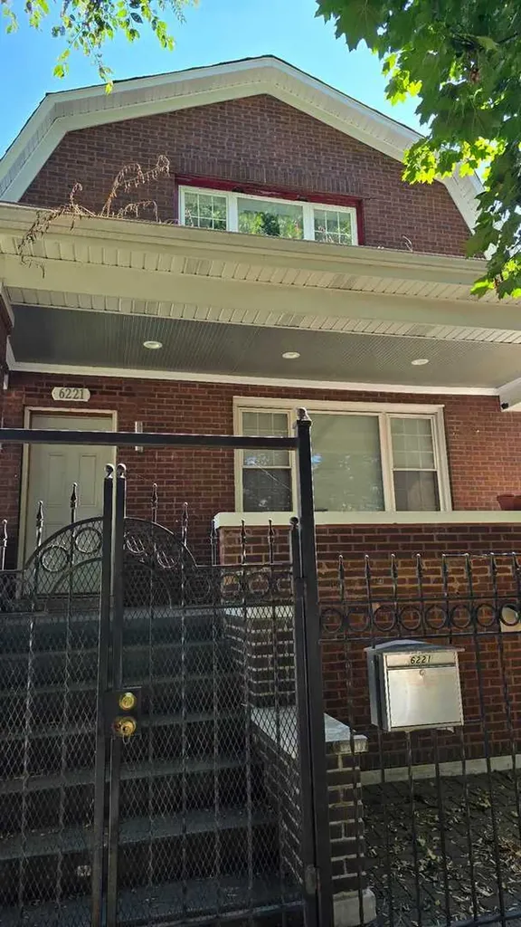 6221 South Wolcott Avenue Chicago IL 60636