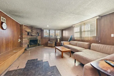 10008 Buell Court Oak Lawn IL 60453