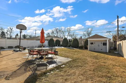 10008 Buell Court Oak Lawn IL 60453