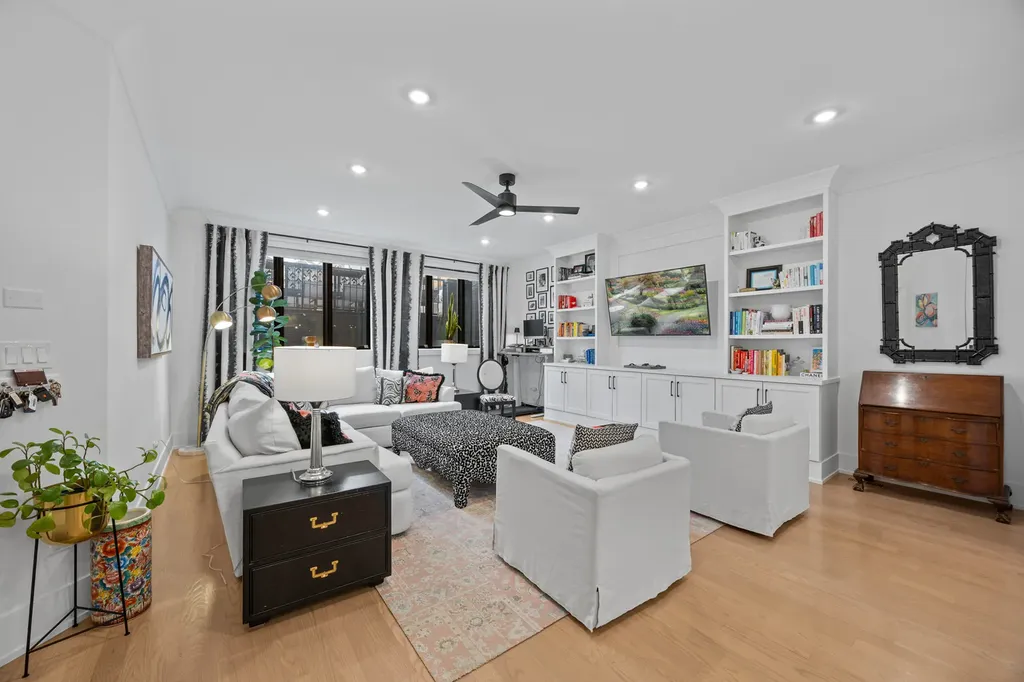2759 West Lawrence Avenue Chicago IL 60625