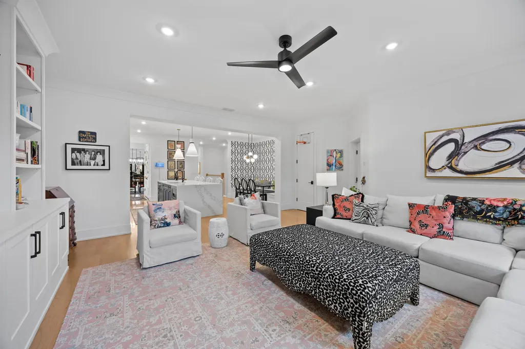 2759 West Lawrence Avenue Chicago IL 60625
