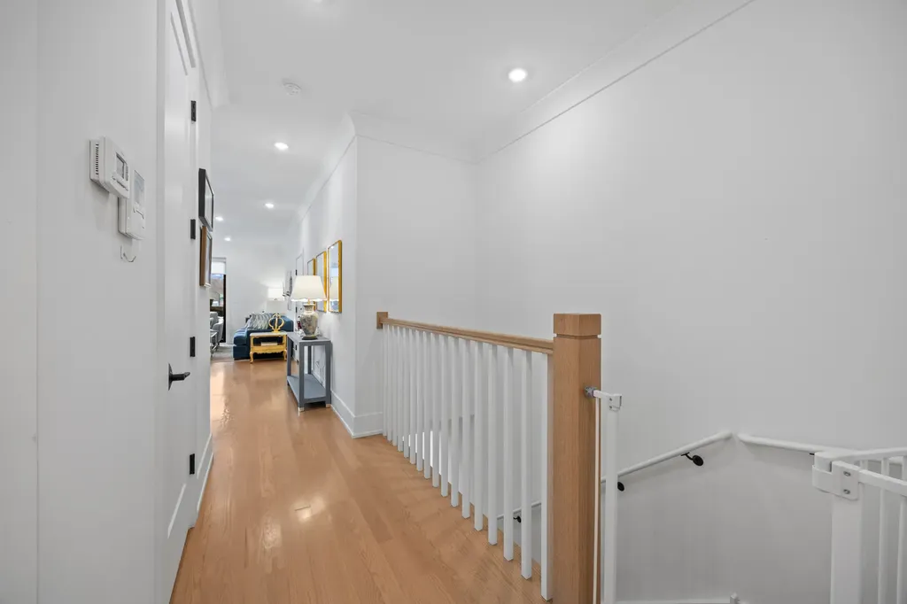 2759 West Lawrence Avenue Chicago IL 60625
