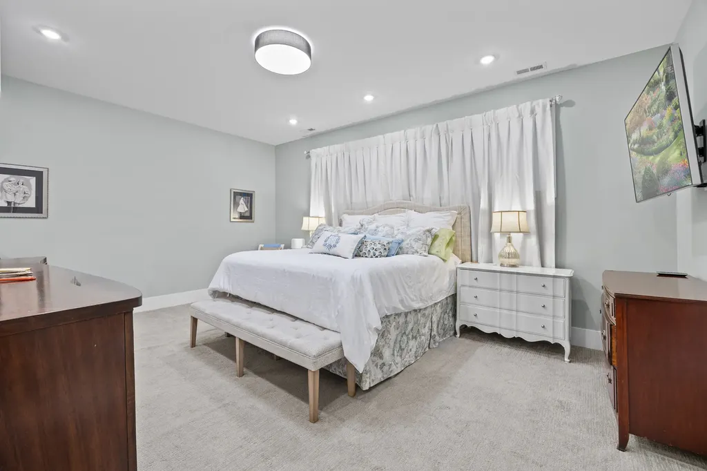 2759 West Lawrence Avenue Chicago IL 60625