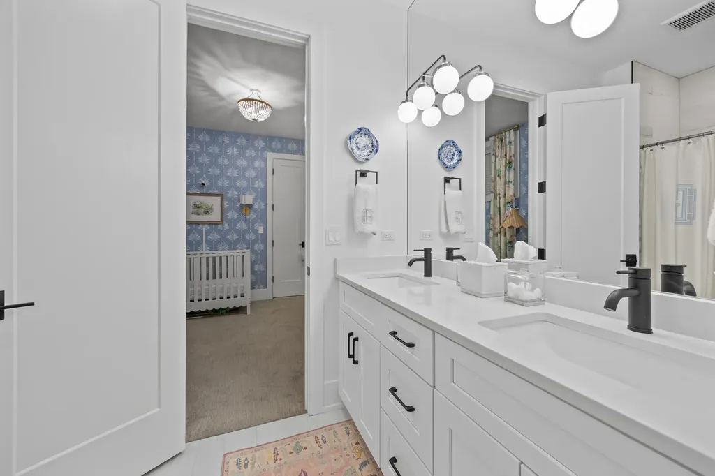 2759 West Lawrence Avenue Chicago IL 60625