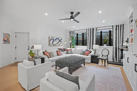 2759 West Lawrence Avenue Chicago IL 60625