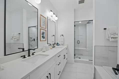 2759 West Lawrence Avenue Chicago IL 60625
