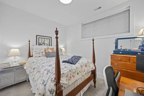 2759 West Lawrence Avenue Chicago IL 60625