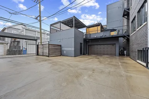 2759 West Lawrence Avenue Chicago IL 60625