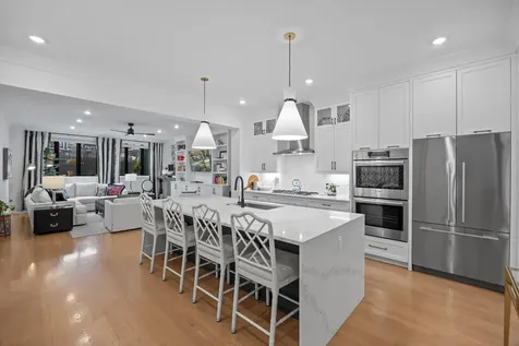 2759 West Lawrence Avenue Chicago IL 60625