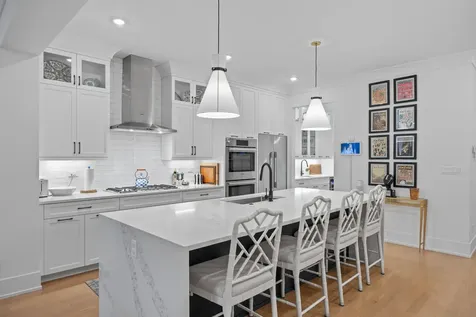 2759 West Lawrence Avenue Chicago IL 60625