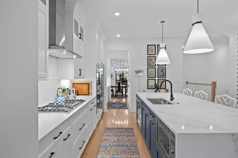 2759 West Lawrence Avenue Chicago IL 60625