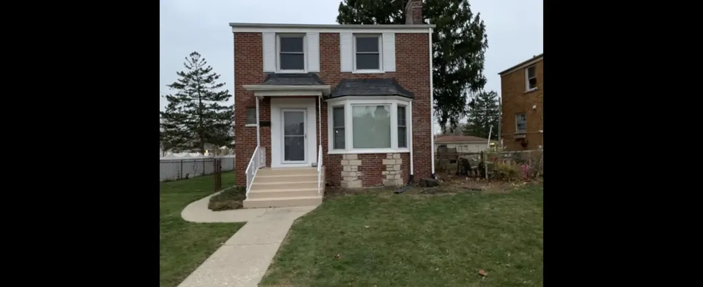 1106 Manchester Avenue Westchester IL 60154