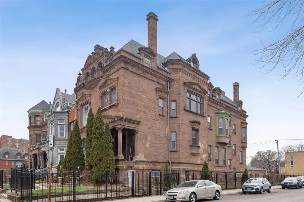 3736 South Michigan Avenue Chicago IL 60653
