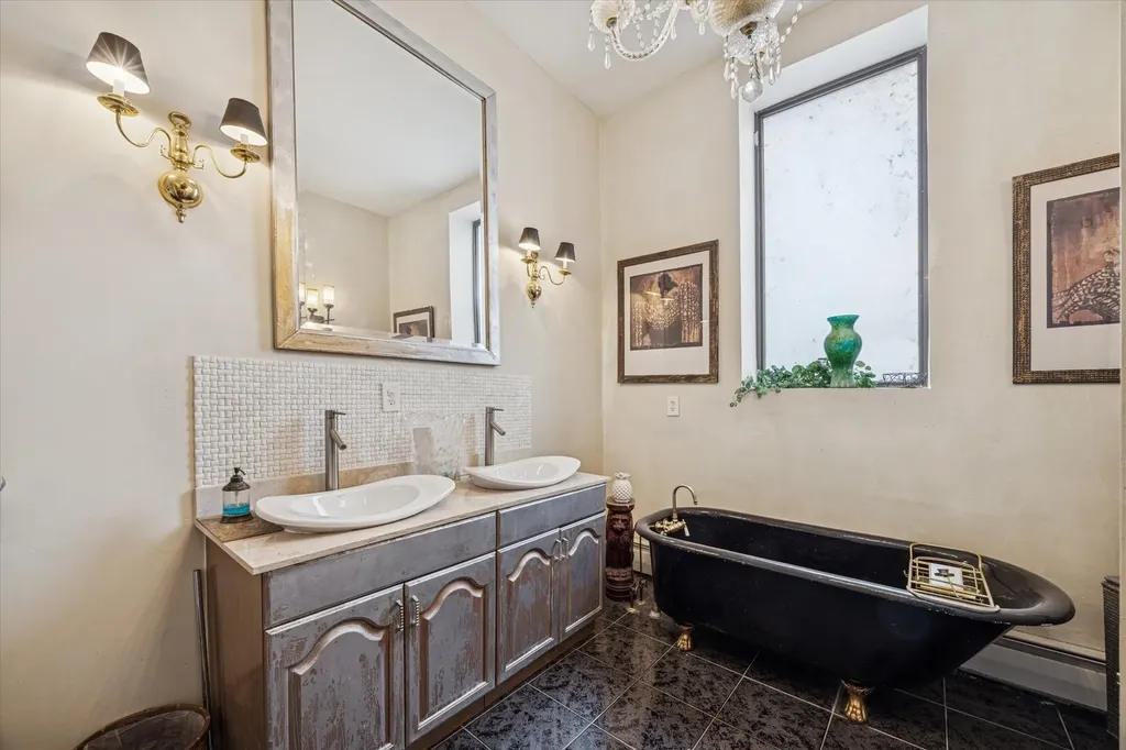3736 South Michigan Avenue Chicago IL 60653
