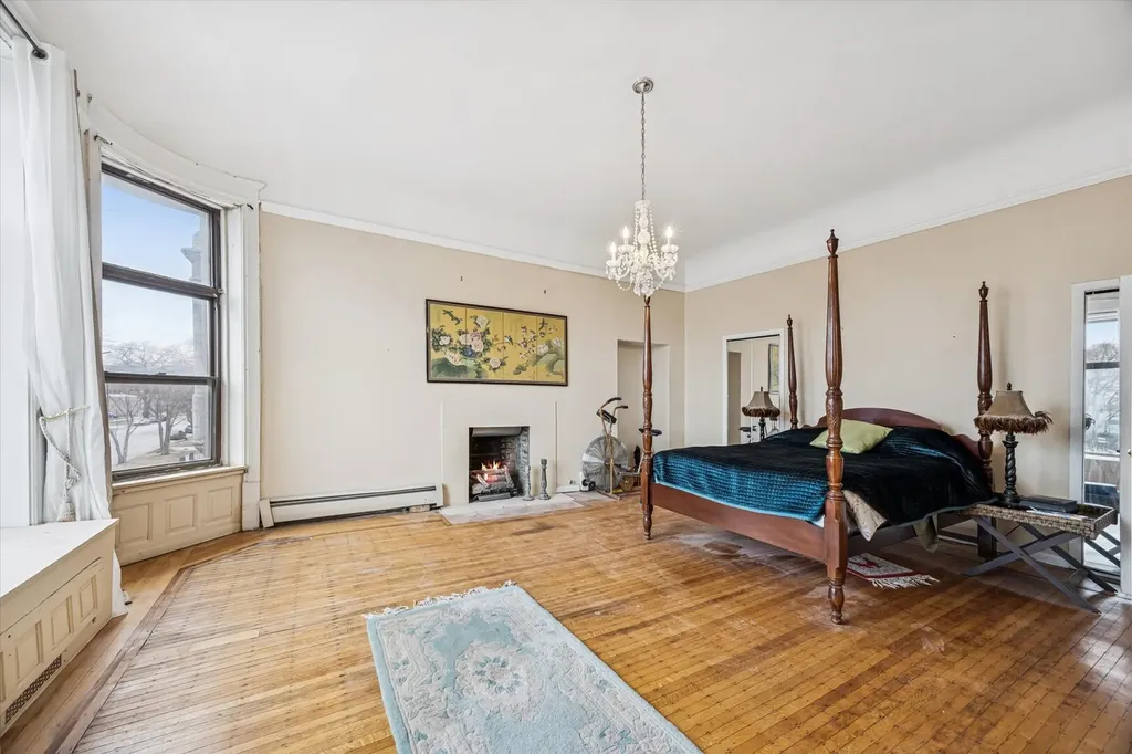 3736 South Michigan Avenue Chicago IL 60653