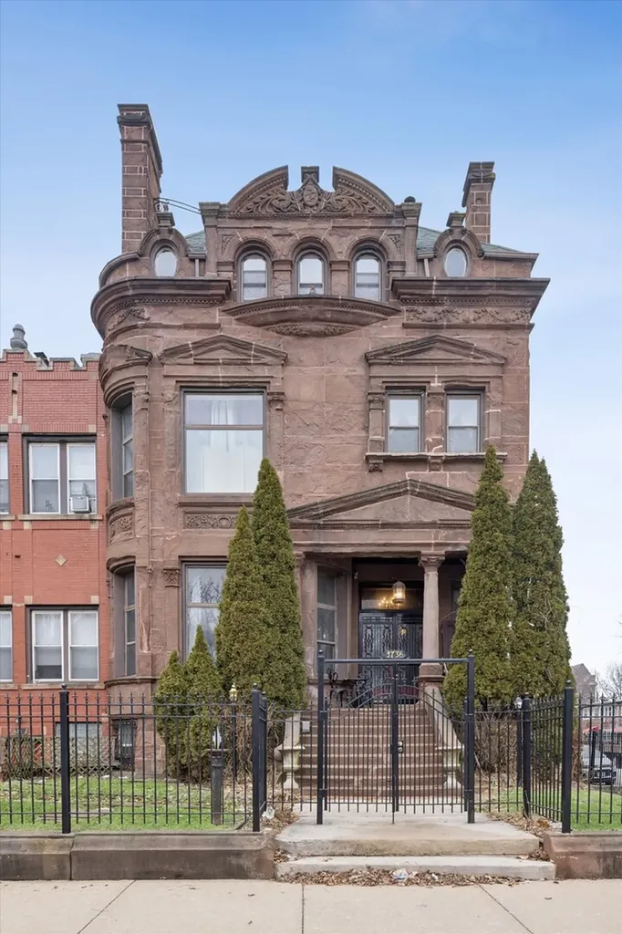 3736 South Michigan Avenue Chicago IL 60653
