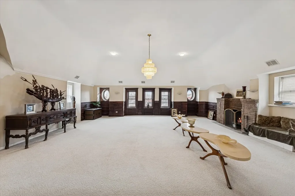 3736 South Michigan Avenue Chicago IL 60653