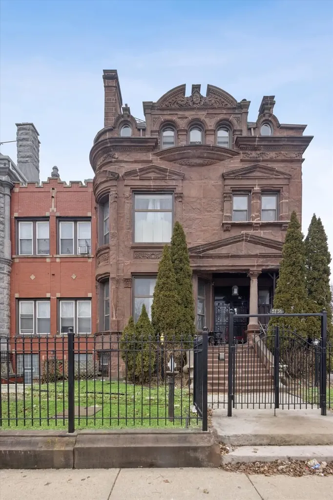 3736 South Michigan Avenue Chicago IL 60653