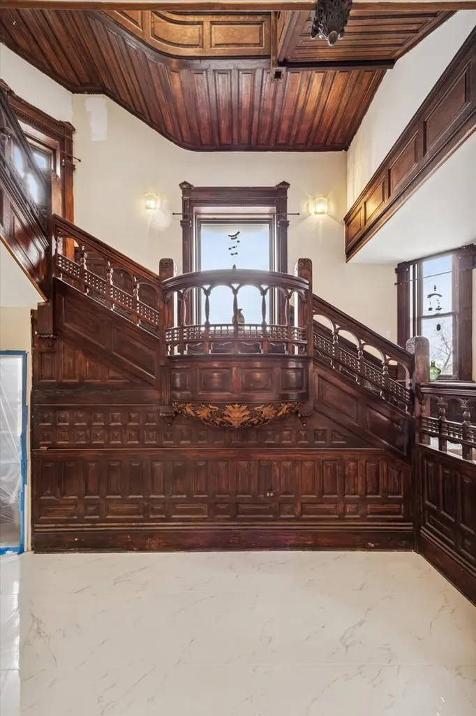 3736 South Michigan Avenue Chicago IL 60653