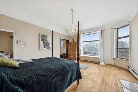 3736 South Michigan Avenue Chicago IL 60653