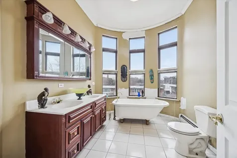 3736 South Michigan Avenue Chicago IL 60653