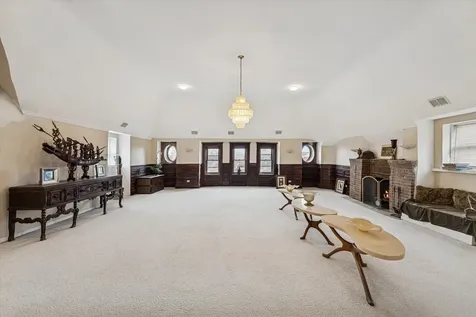 3736 South Michigan Avenue Chicago IL 60653