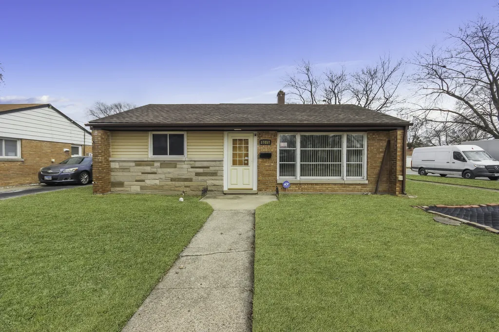 17057 Park Avenue Lansing IL 60438
