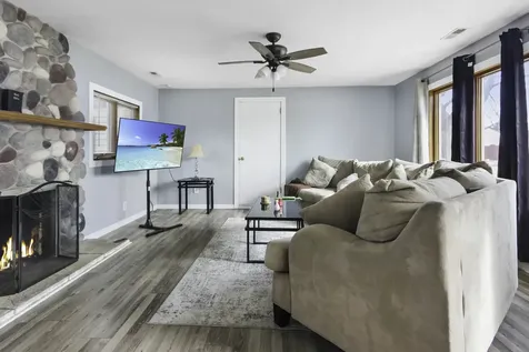 17057 Park Avenue Lansing IL 60438