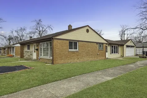 17057 Park Avenue Lansing IL 60438