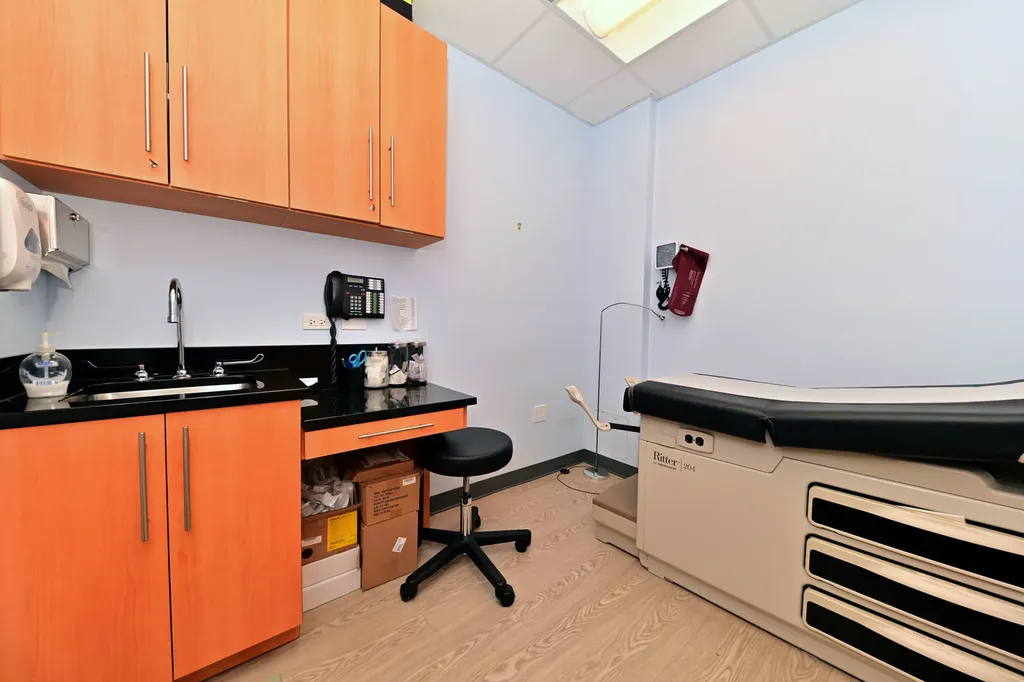 2734 North Lincoln Avenue Chicago IL 60614