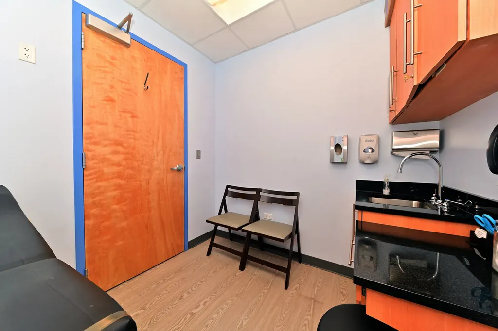 2734 North Lincoln Avenue Chicago IL 60614