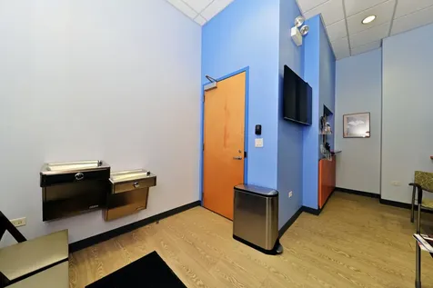 2734 North Lincoln Avenue Chicago IL 60614