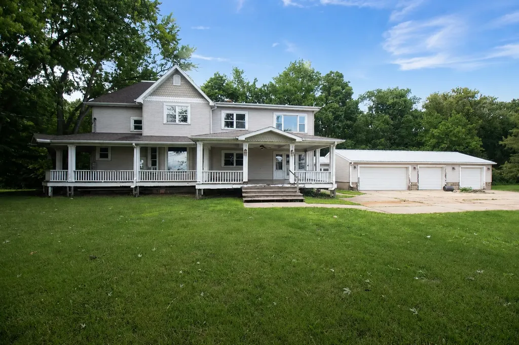 1502 South Galena Avenue Dixon IL 61021