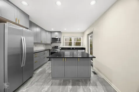1002 Hobson Drive Buffalo Grove IL 60089