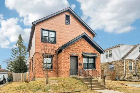 1509 Center Street Des Plaines IL 60018