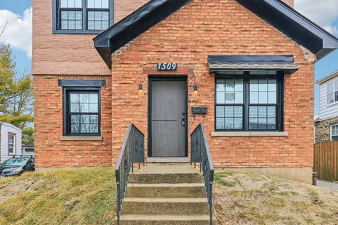 1509 Center Street Des Plaines IL 60018