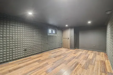 1509 Center Street Des Plaines IL 60018
