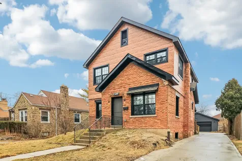 1509 Center Street Des Plaines IL 60018