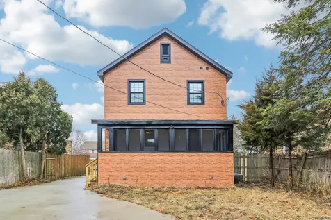 1509 Center Street Des Plaines IL 60018