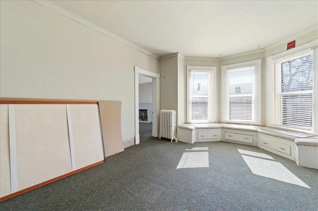 479 North Lake Street Aurora IL 60506