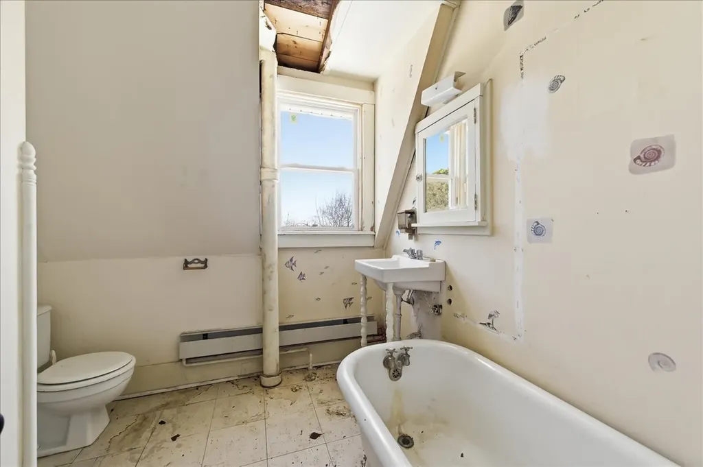 479 North Lake Street Aurora IL 60506