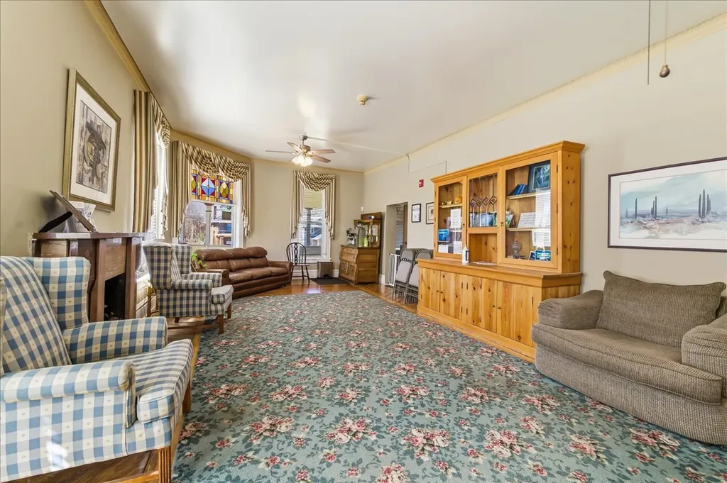 479 North Lake Street Aurora IL 60506