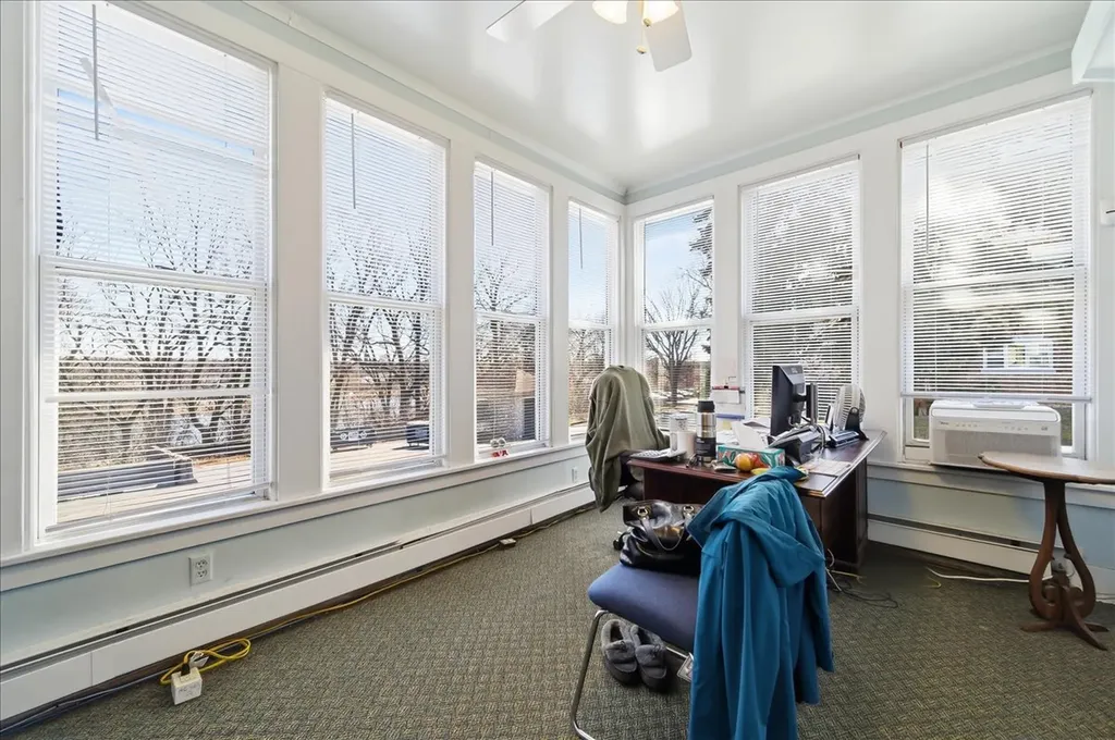 479 North Lake Street Aurora IL 60506