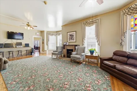 479 North Lake Street Aurora IL 60506